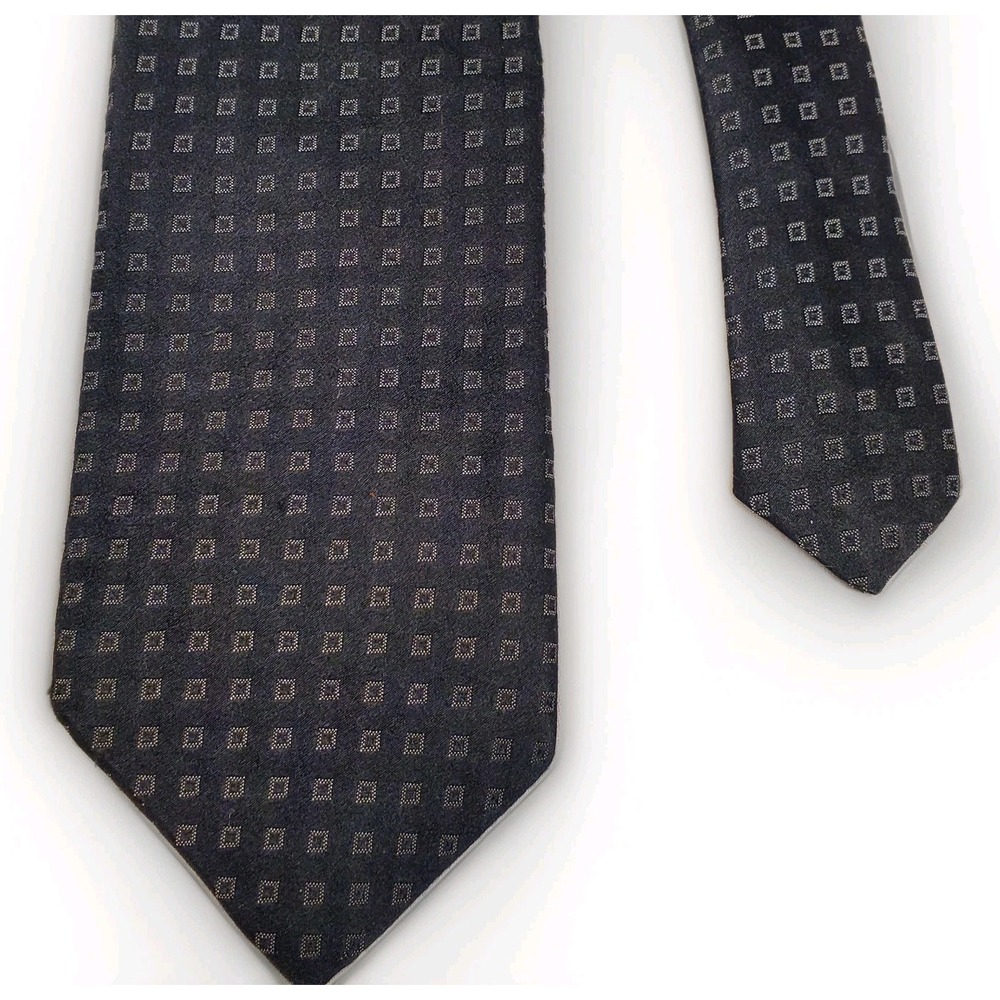 DKNY Tie 100% Silk Black With Silver Geometric Pattern 58″ ×‎ 3.5″ Made in USA